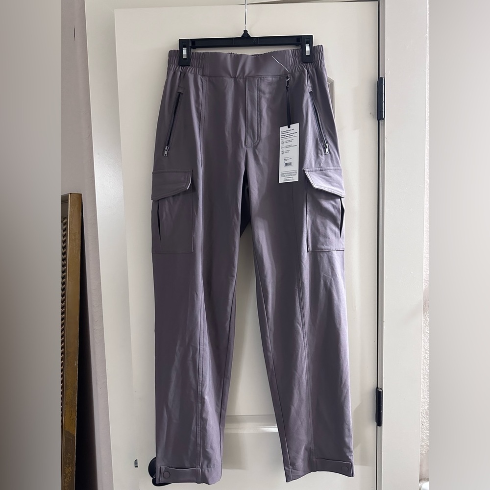 Mondetta cargo pants. Size small NWT
